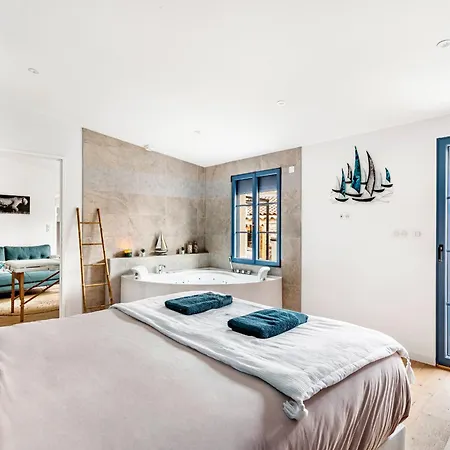 Le Patio D'arlou, Maison De Caractere